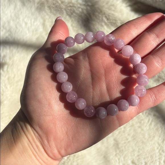 Kunzite Crystal Bracelet – 8mm Beads | 7.5” | Healing Energy | Soft Purple Glow - Picture 5 of 5